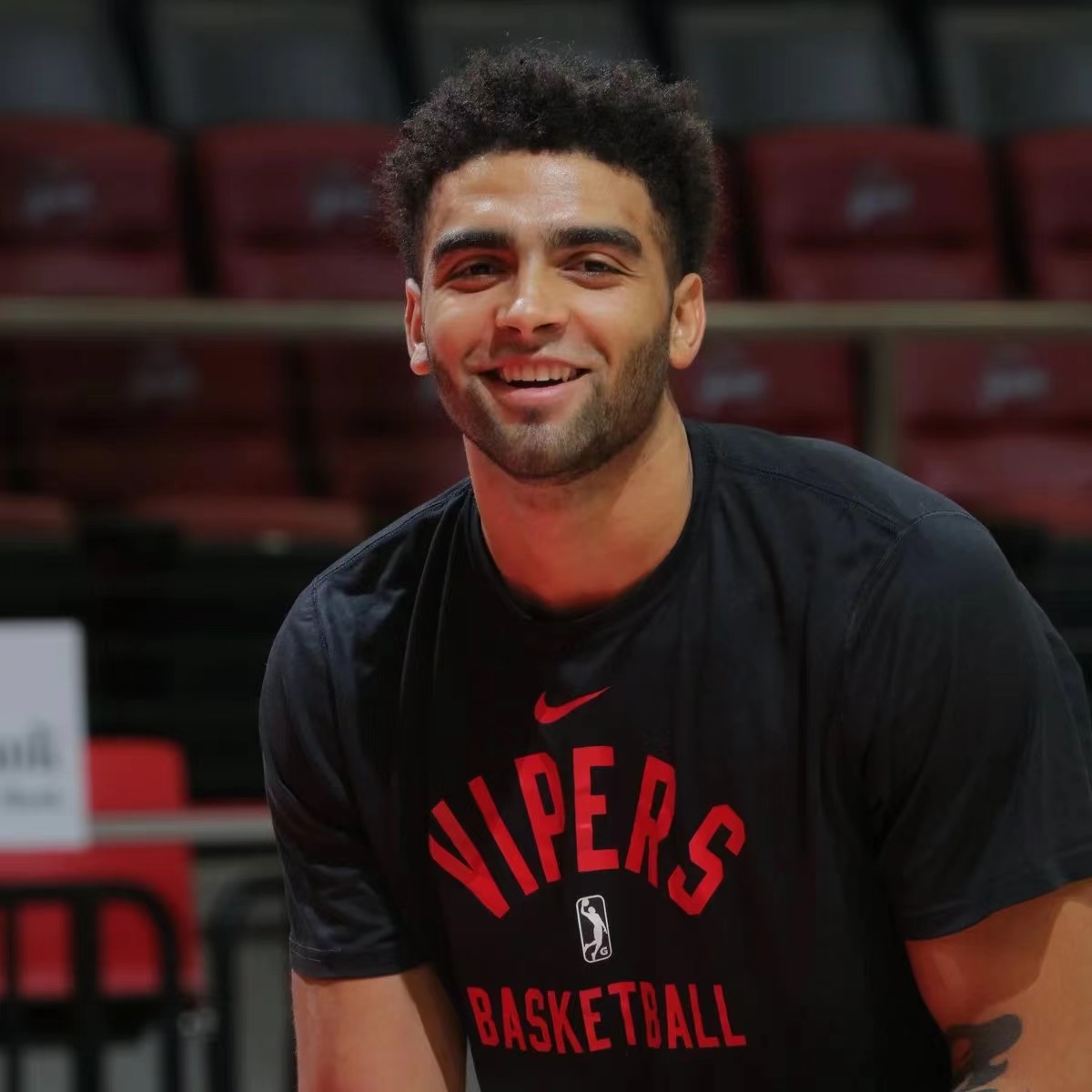 打了2年NBA，来打夏季联赛还是那么菜！再这样下去你要被火箭舍弃