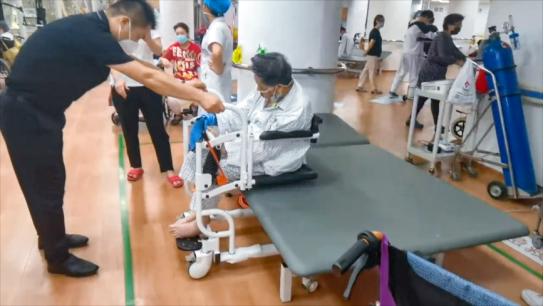 作为科技智能护理设备获得深圳景田医院医护人员一致好评