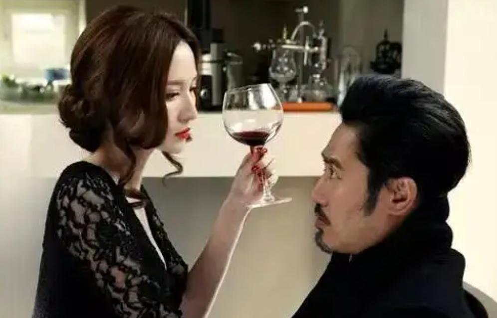 上海富豪花1000万生三个孩子,上海富人花二千万养小三