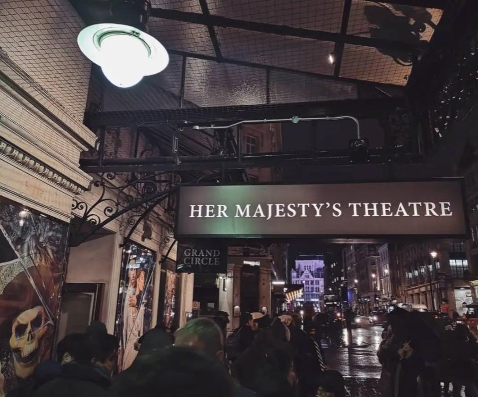 伦敦人适应了新的君主之后，歌剧院背后的赞助机制，是否发生变化