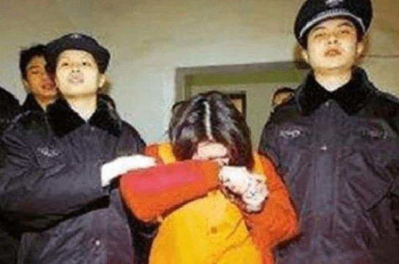 重庆残疾小伙卖白糕,重庆卖白糕富翁被杀