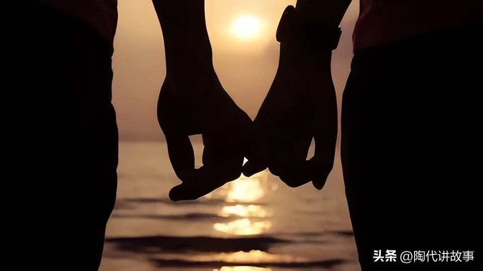 女子买手机花其他男人的钱,被发现后直言:心疼老公赚钱太辛苦