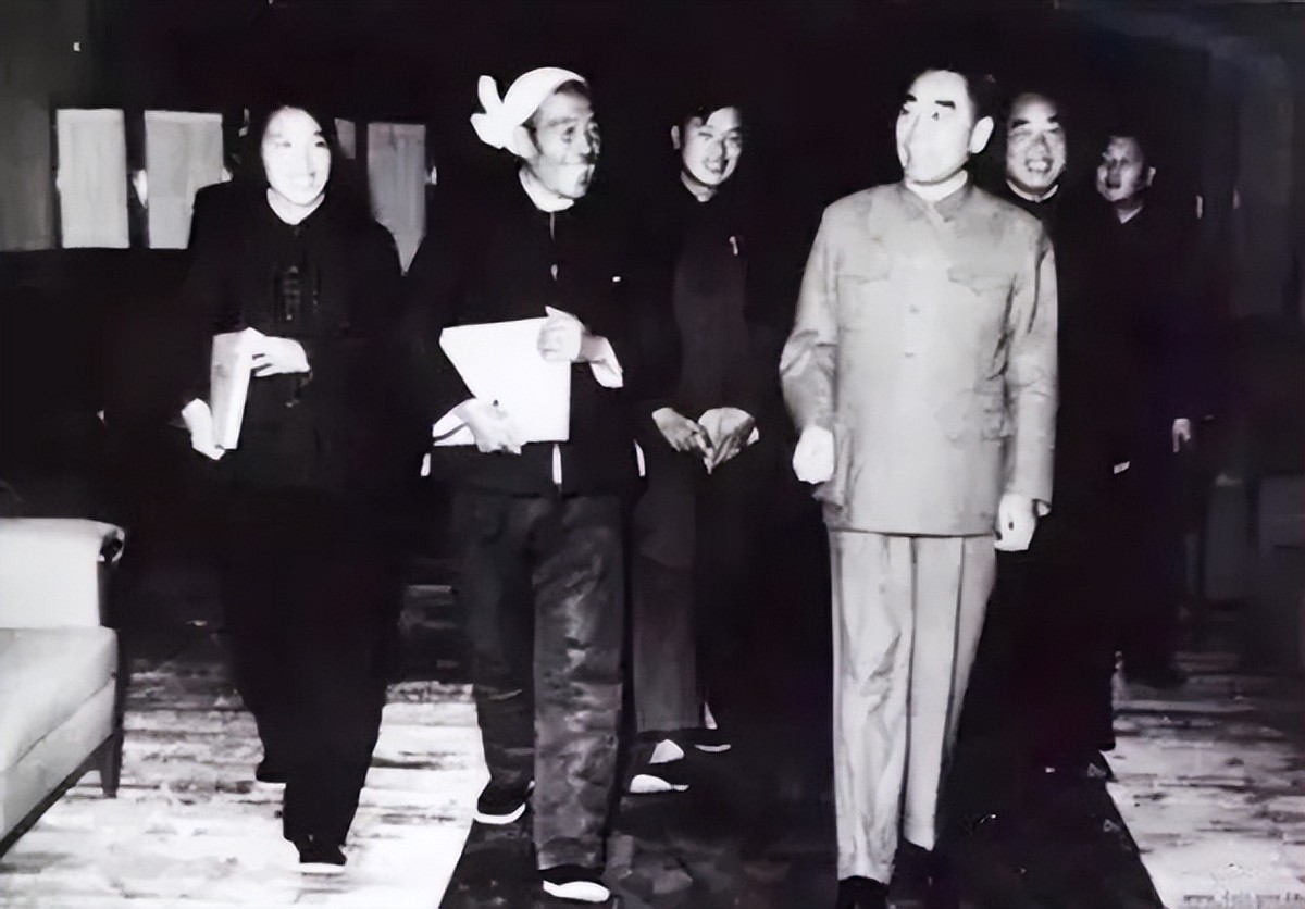 1973年，周恩来第3次视察大寨，感慨：我老了，不会有希望再来了