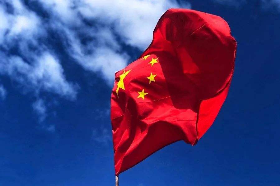 历史穿越小说中五星红旗新解读