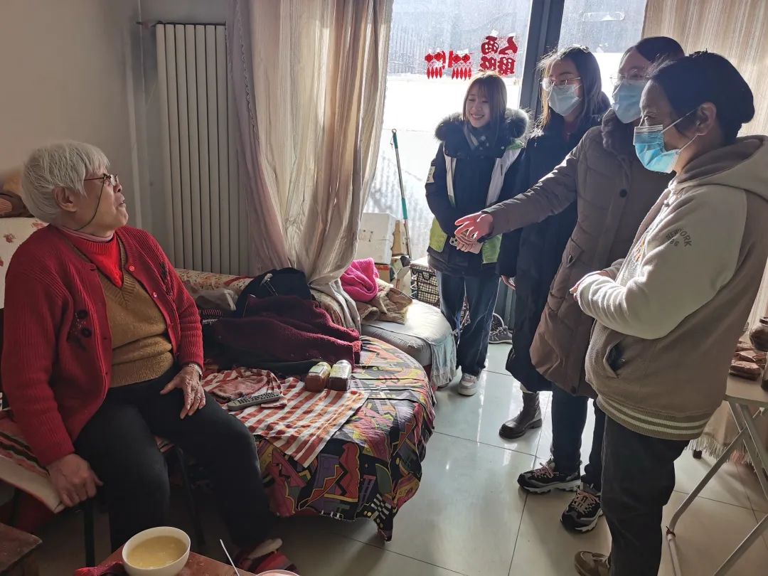 社区平安志愿者夜间巡逻,社区新时代文明实践站志愿服务队