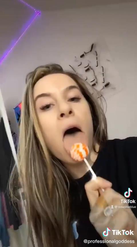 美国女子网售重口垃圾：灰尘脏水，指甲舌苔，真有人高价买？