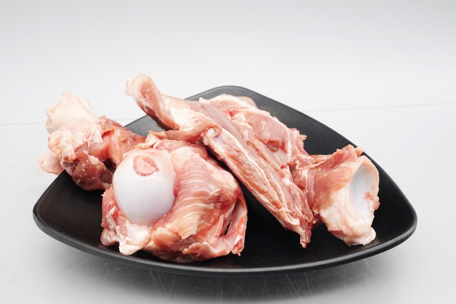 去朋友摆的摊买东西视频,到市场买肉都是臭的