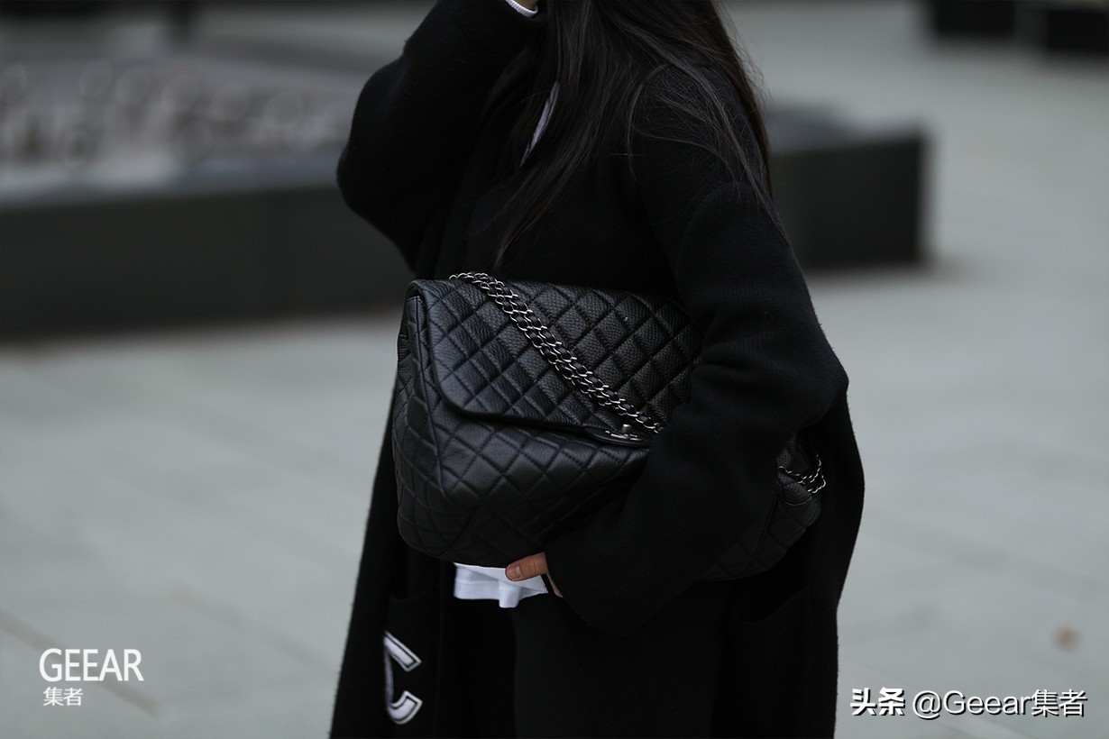 chanel手袋哪款好,chanel2023春夏系列手袋春日色调