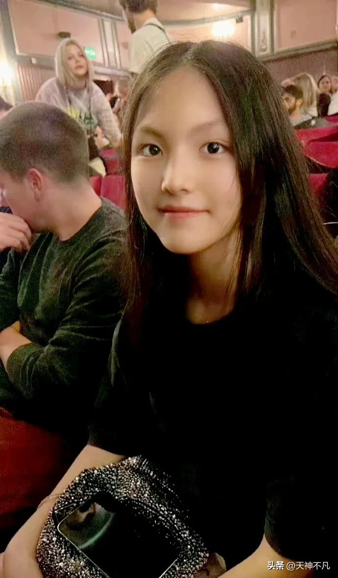 11岁王诗龄靠炫富照上热搜,王诗龄不去英国留学了吗