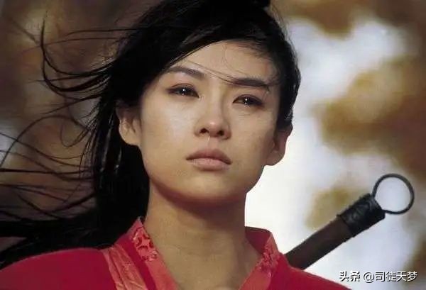 虞书欣内衣外穿热舞被骂上热搜，少女性魅力绝杀好吗