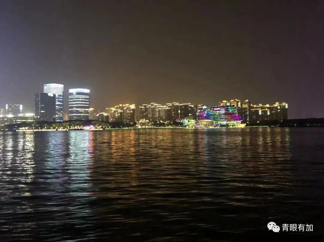 苏州金鸡湖游记,苏州金鸡湖高楼