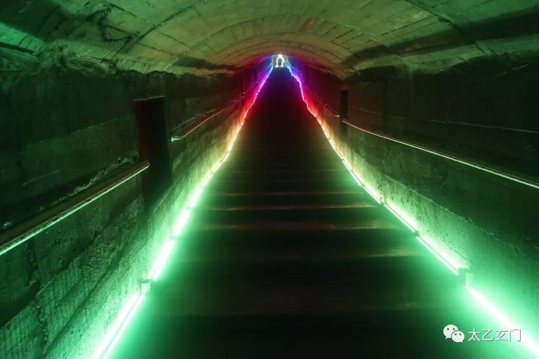 北京八奇洞显圣龙潭,最近发现的最大溶洞