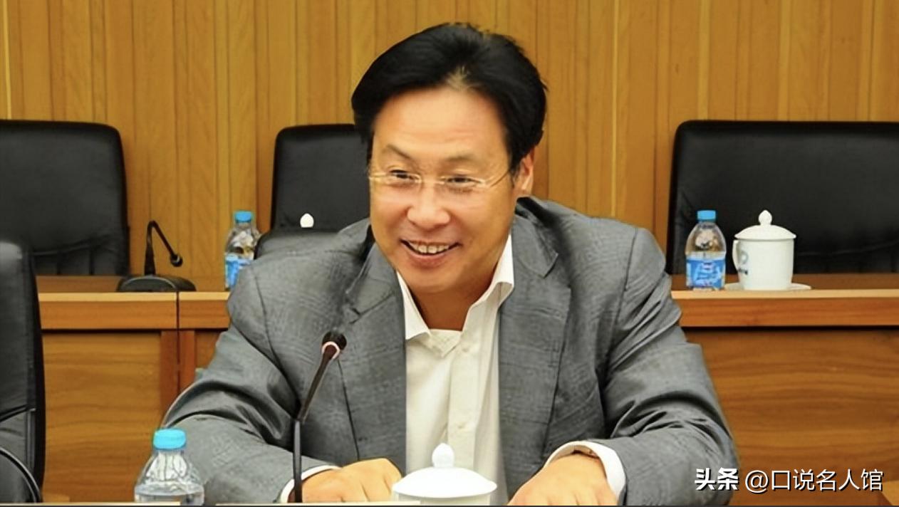 一条皮带22万，日均花销40万，“巨贪”蔡国华的腐败有多令人咋舌