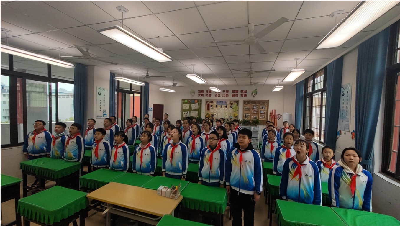 学雷锋纪念日活动学校,丽雅小学活动