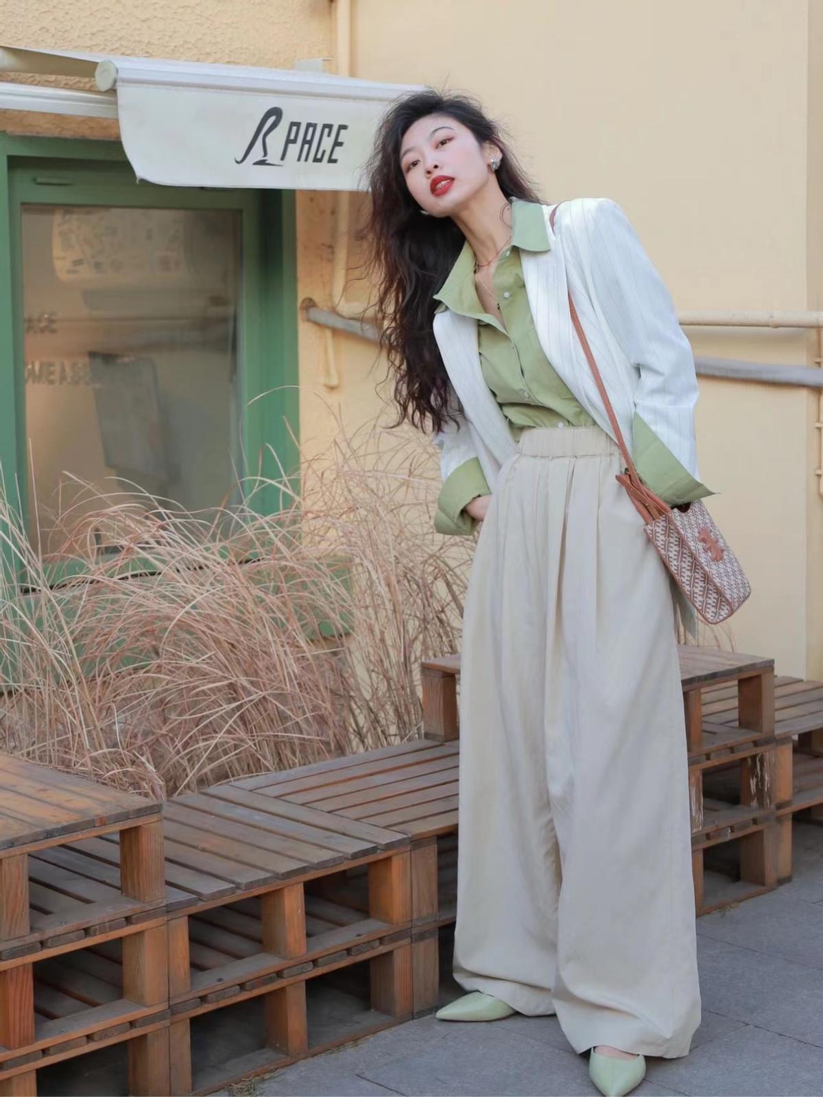 马卡龙灰色配什么颜色好看,高级感配色穿搭马卡龙