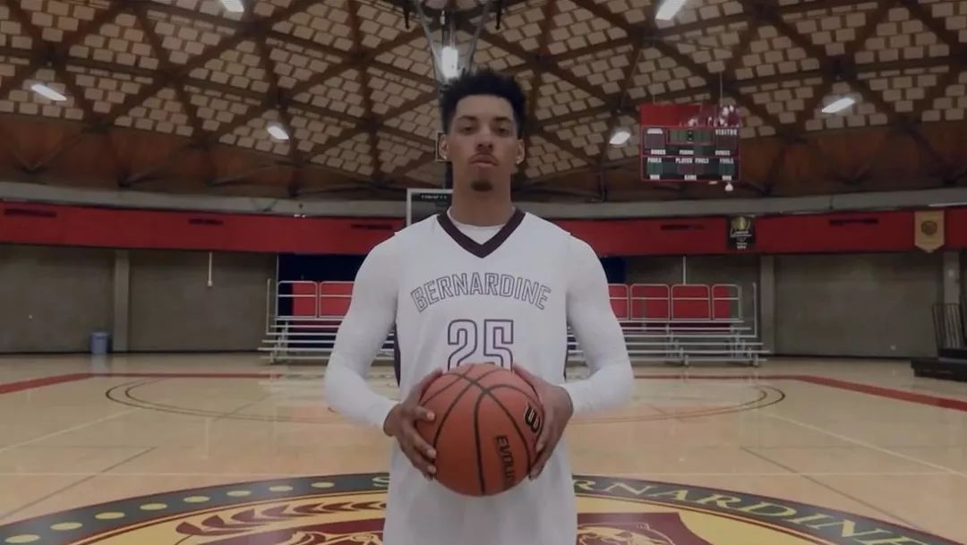 豆瓣8.7-9.2分的《美国囧案》，太重口了，让人哭笑不得