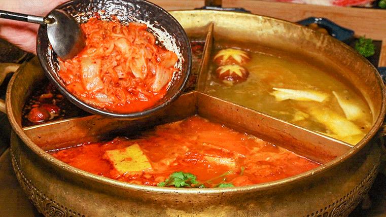 拇指包、太阳蛋、铁盒冰粉......半个川渝火锅圈都在卖