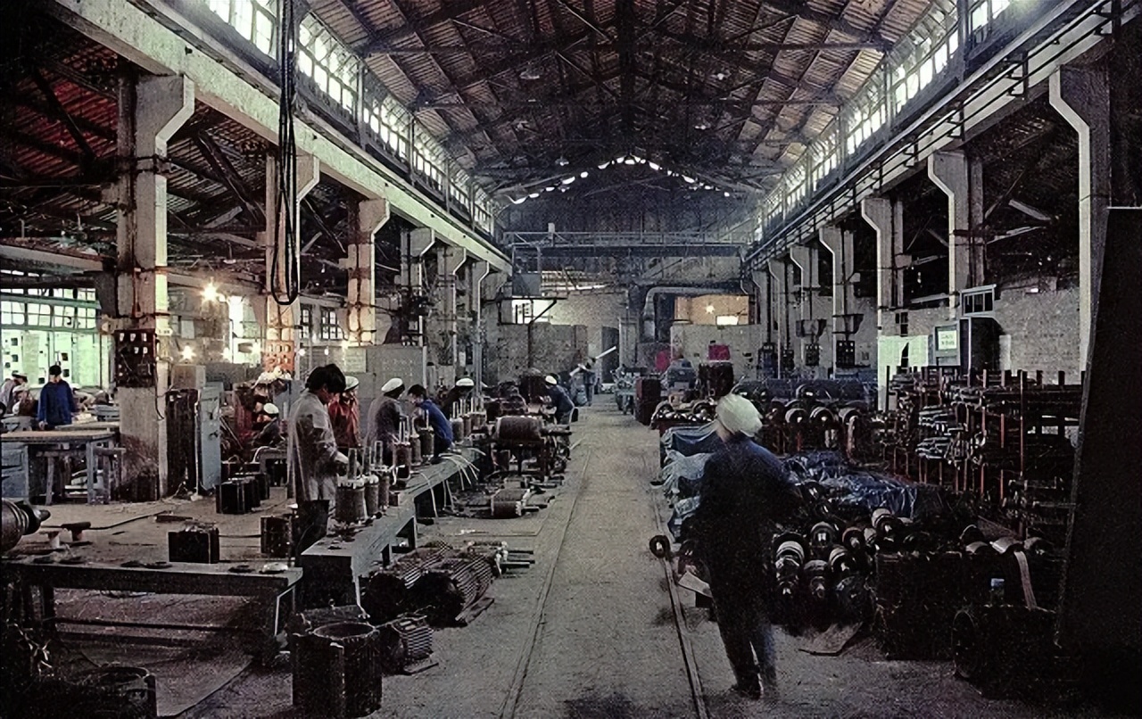 孟晚舟亲生母亲和华为的关系,孟晚舟生母孟军现在过得怎样