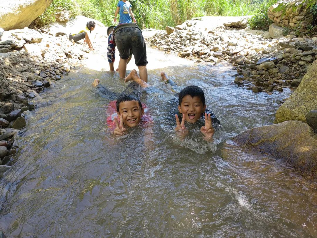 大山里的支教故事幼儿舞蹈,大山里的支教故事