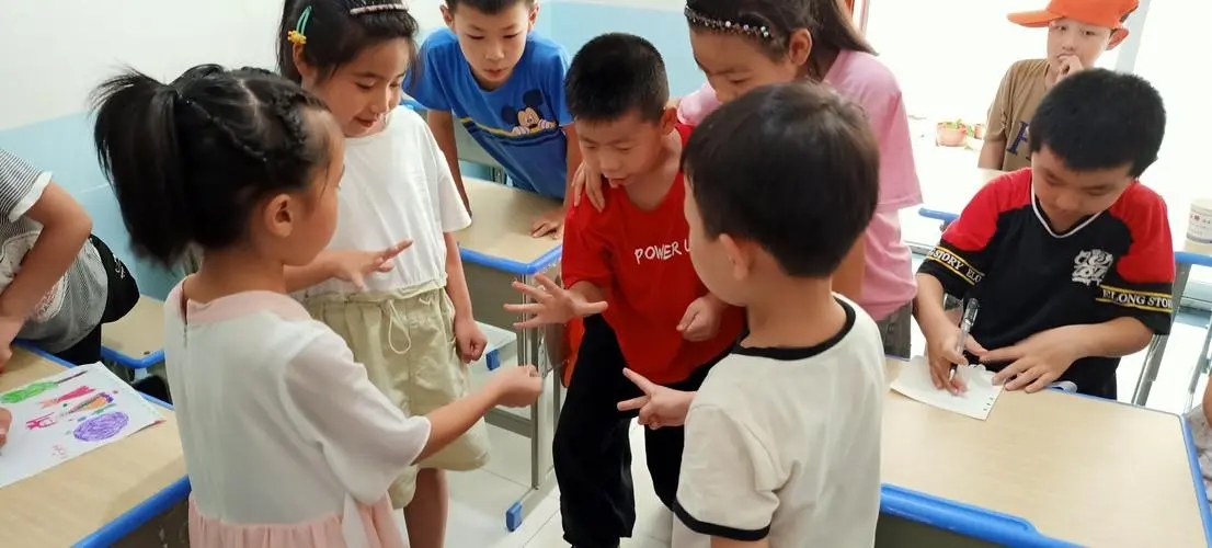 喝酒猜拳石头剪刀布游戏,最奇葩的剪刀石头布游戏