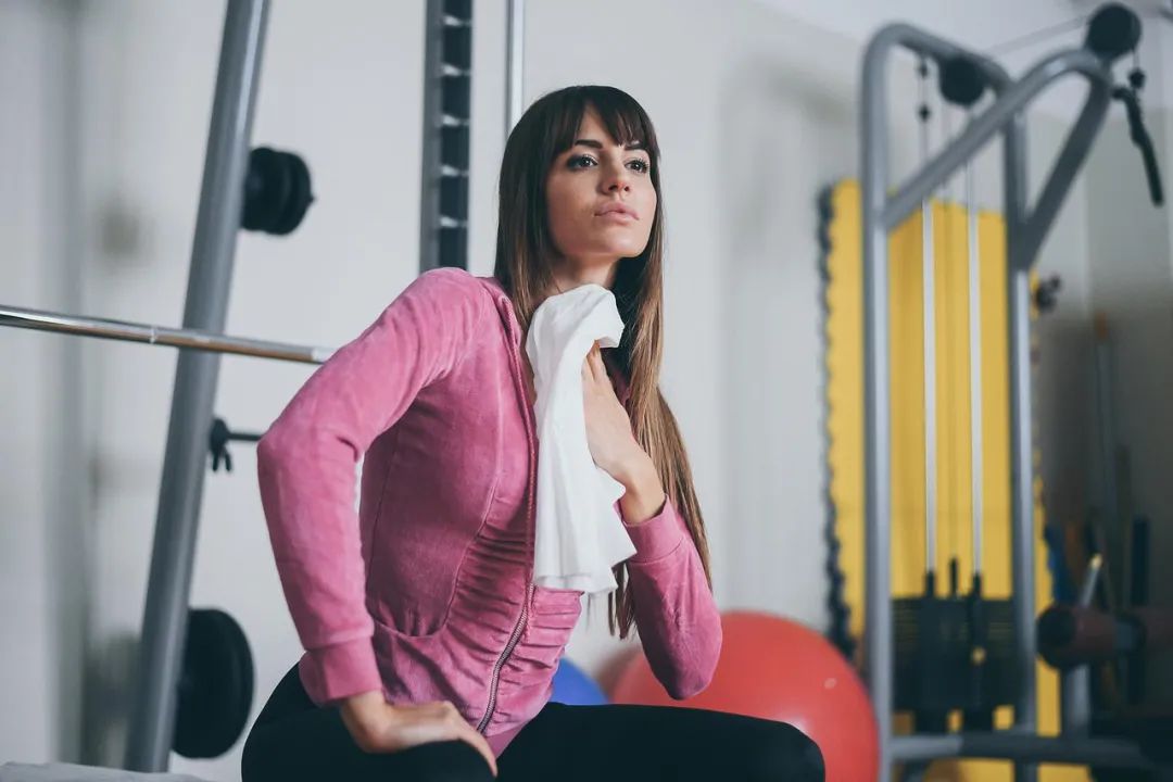 健身暴汗服女,暴汗服健身网红