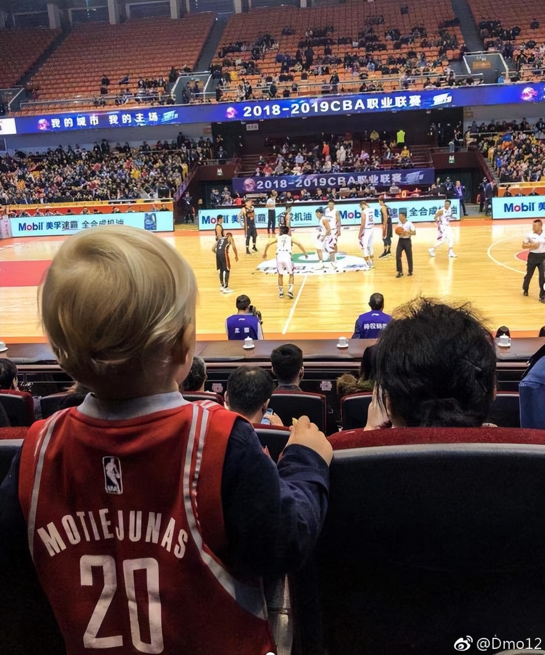 我与足球那些事,全能中锋莫泰尤纳斯