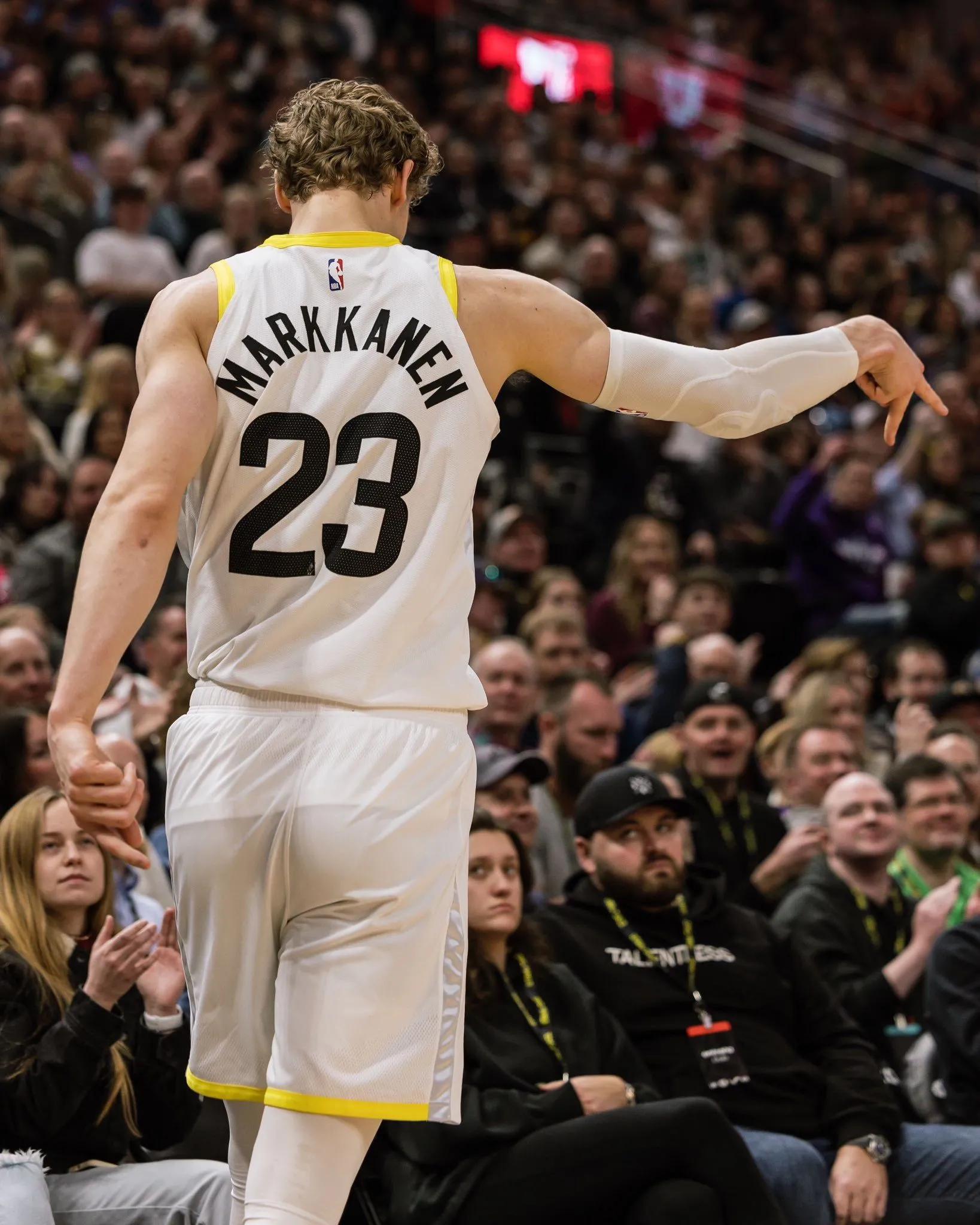 利拉德爆砍71分几中几,最强nba利拉德和卡特谁更强