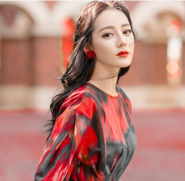 迪丽热巴代言迪奥,迪丽热巴被质疑流量担当