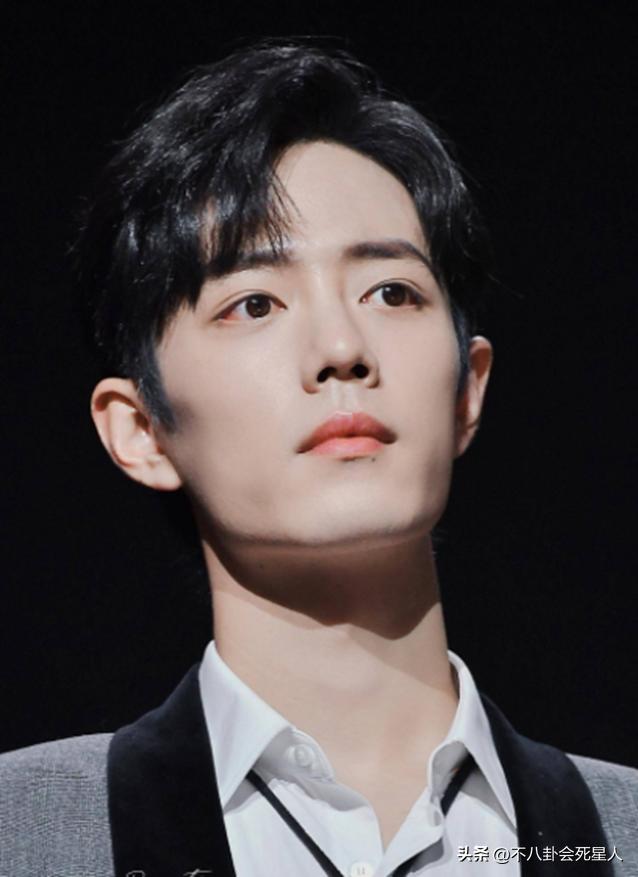 戴牙套是双刃剑：毛不易拯救一口烂牙，刘雯、肖战却变难看了