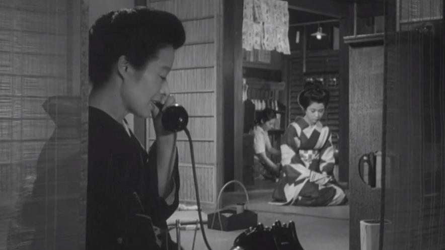 日本电影艺伎经典片段,日本黑白老电影艺妓的悲惨一生