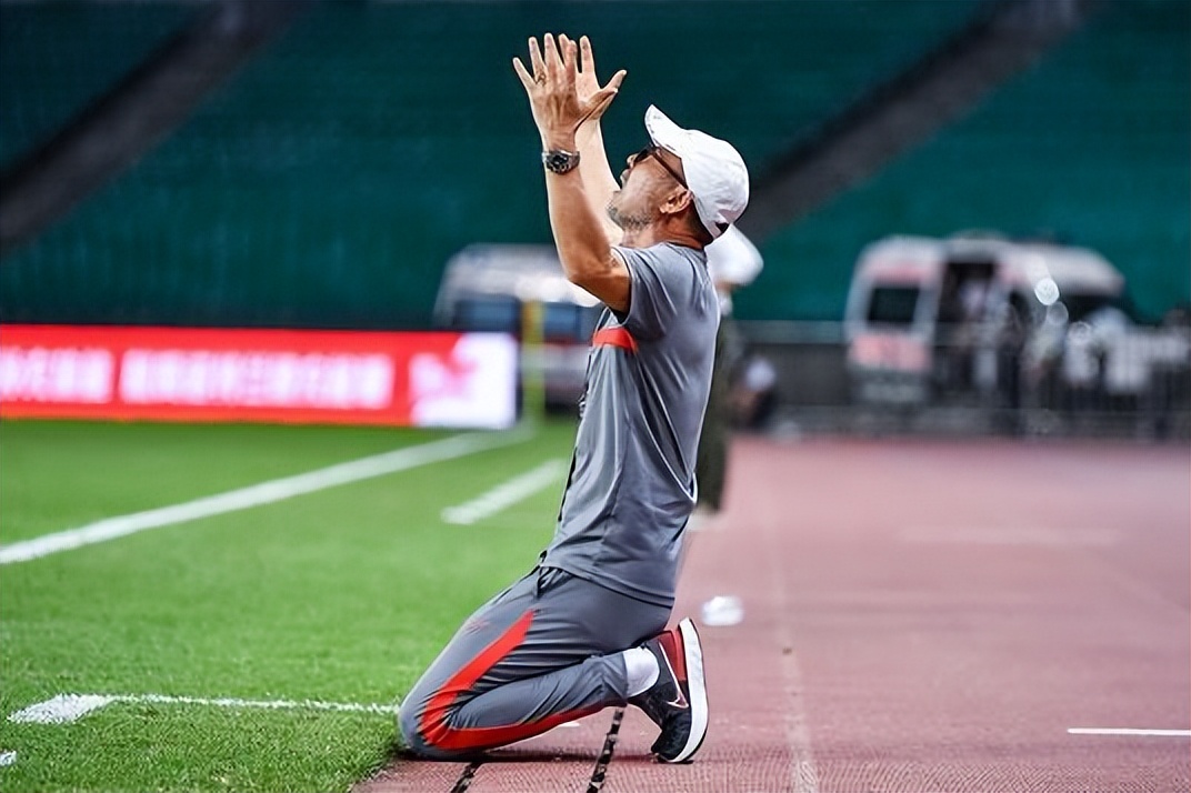 张外龙谈保级演讲,重庆队主教练张外龙