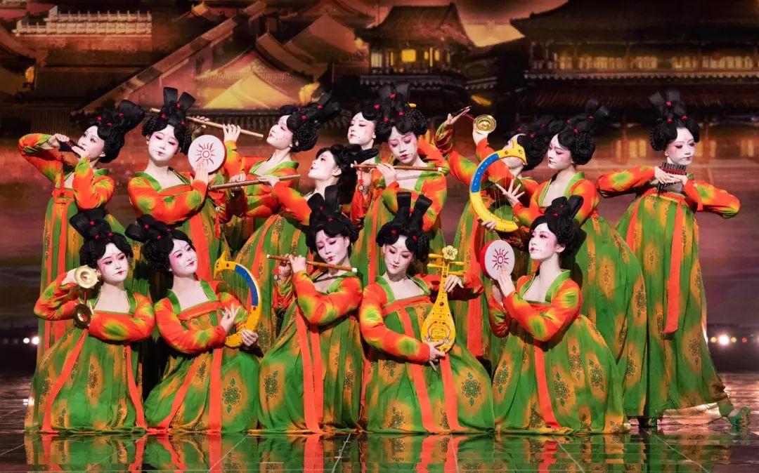 鍥借揣鑰佸共濡堟椂瑁呭懆,鑰佸共濡堝浗娼椂瑁呭懆