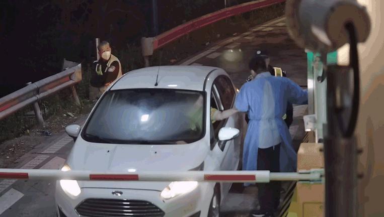 收费站冲卡怎么解决,收费站冲卡逃跑会有什么处罚