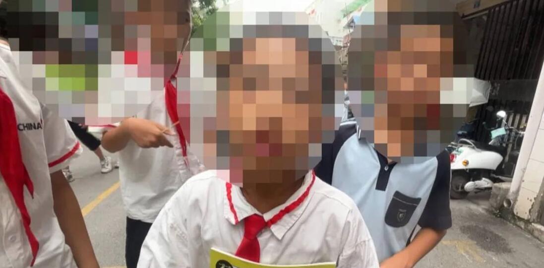 中小学附近小店：智能手机租赁10元一天，借贷业务借1还2