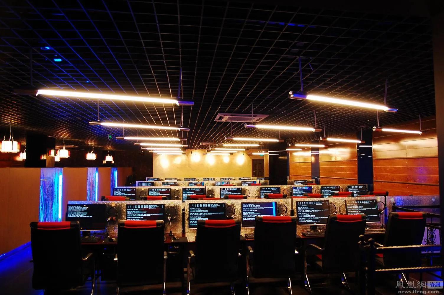 一年关万家，是谁杀死了网吧？