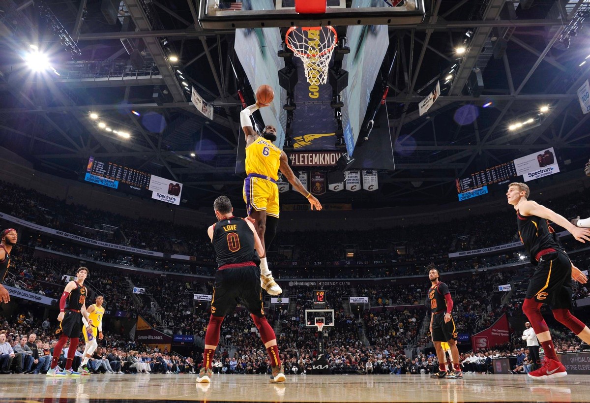 国王勇士湖人三队战绩相同,小球时代多种打法