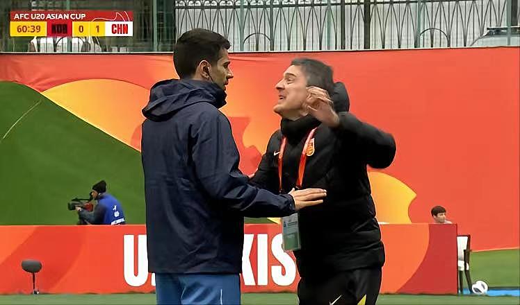 国足遭遇黑哨对方犯规裁判无表示,国足遭遇黑哨主裁后续