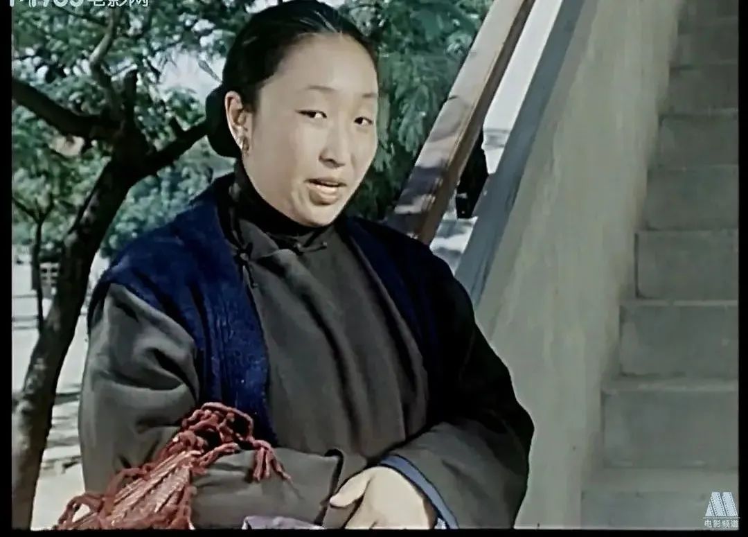 《东北一家人》20年,演员差距悬殊,2位配角离世,小龙套成大腕