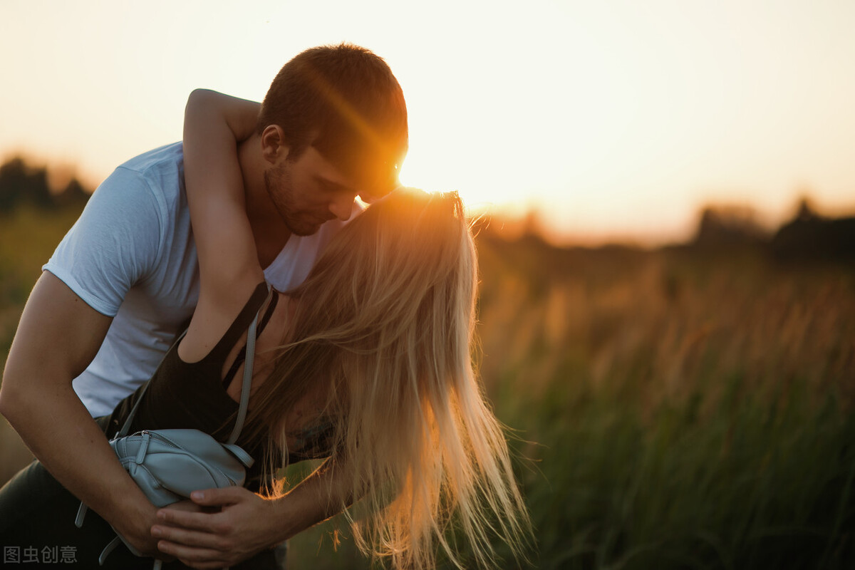 男朋友很黏自己又很烦,男朋友很粘人让我觉得很烦怎么办