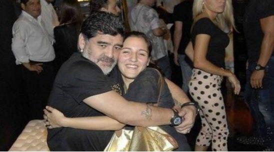 球王马拉多纳历任女友,球王马拉多纳的一生