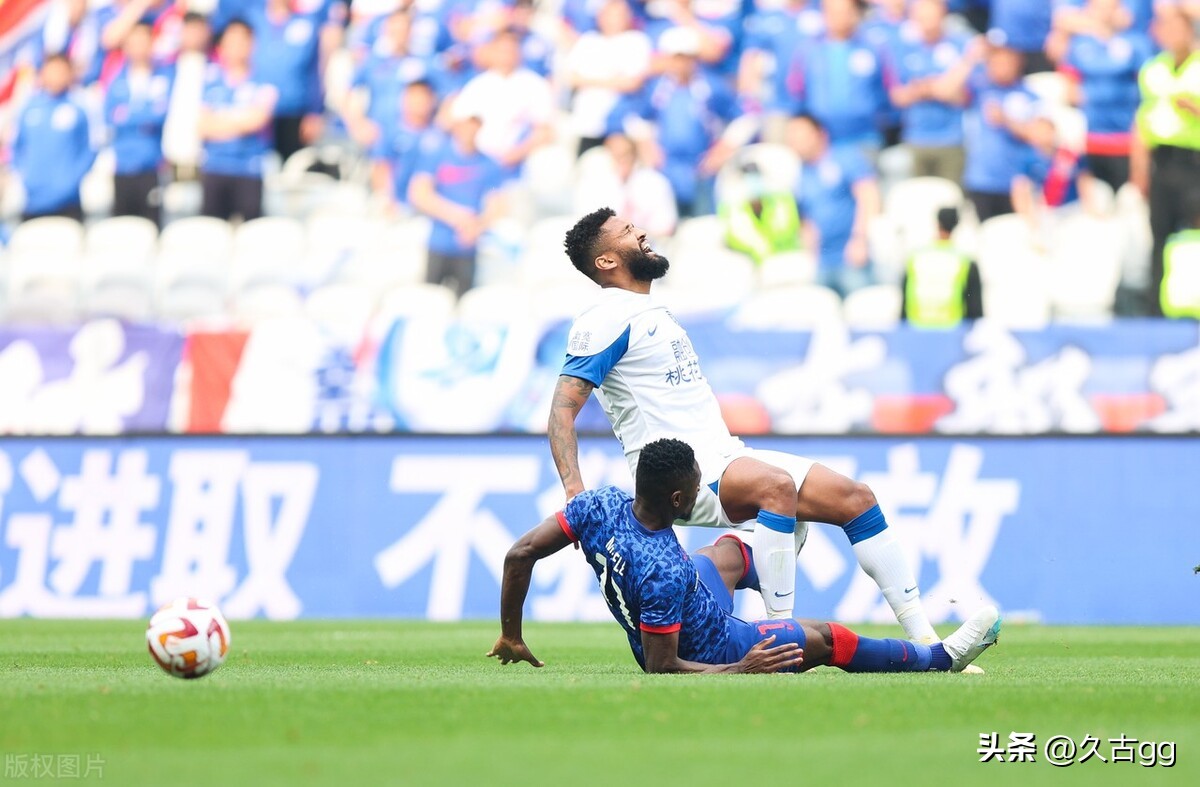 三镇球员阿齐兹受罚,阿齐兹被足协追罚