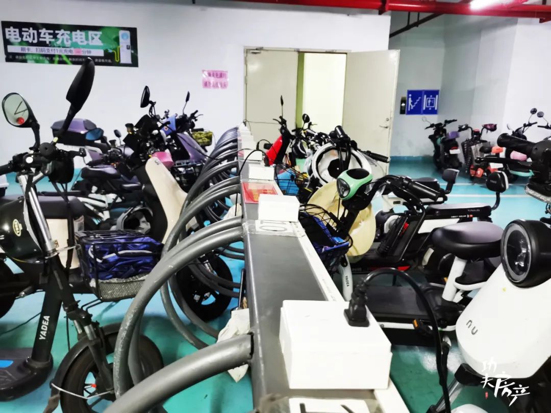 揭秘!10万+的天悦也很多*鸡电**!*鸡电**棚最豪的竟是它