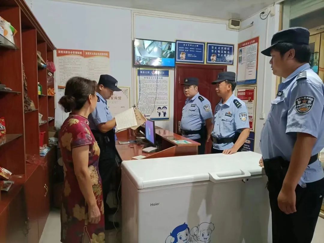 夏季治安打击整治“百日行动”丨尽锐出战!河南洛阳公安全力开展夏夜治安巡查宣防第二次集中统一行动