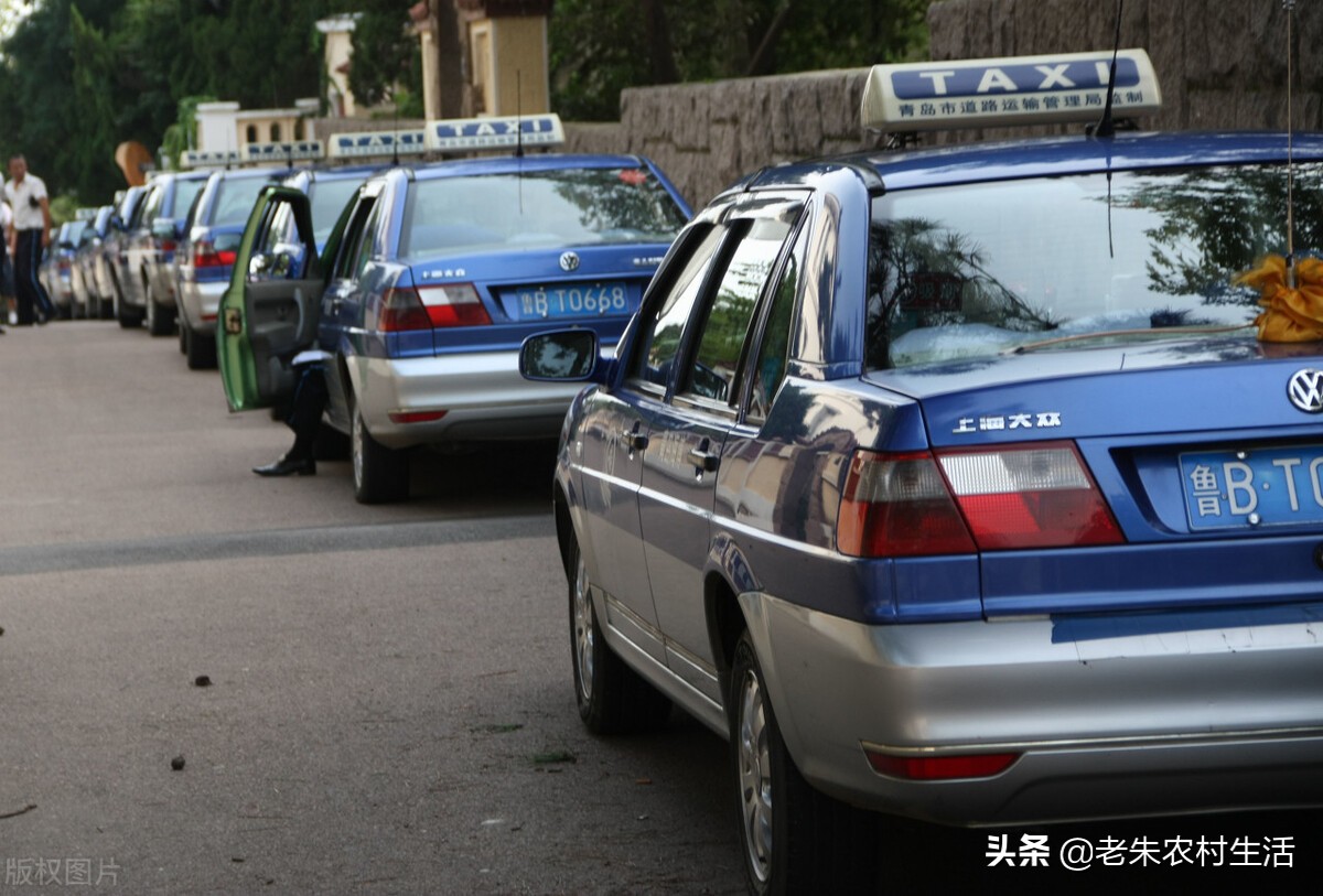 海外打工意外摔伤,上班途中自己摔掉两个门牙