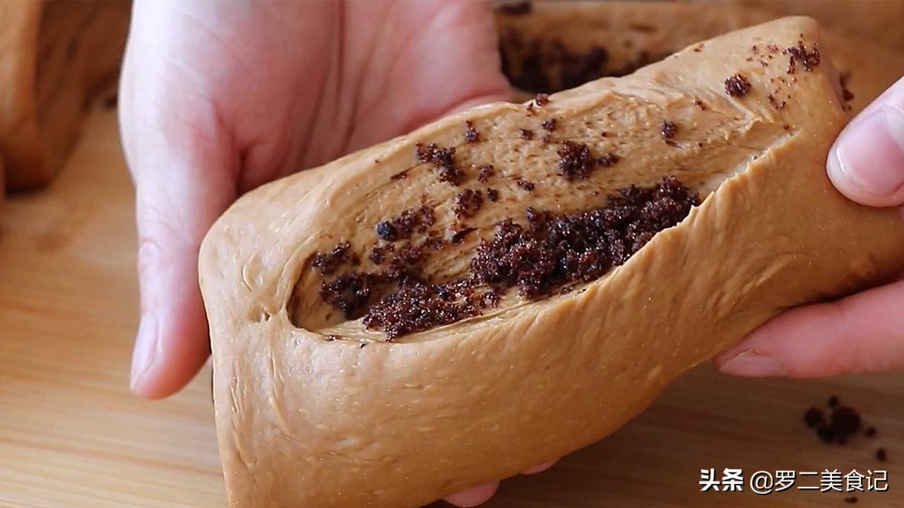 红糖馒头750克面粉放多少水和酵母,自发面粉制作红糖馒头的教程