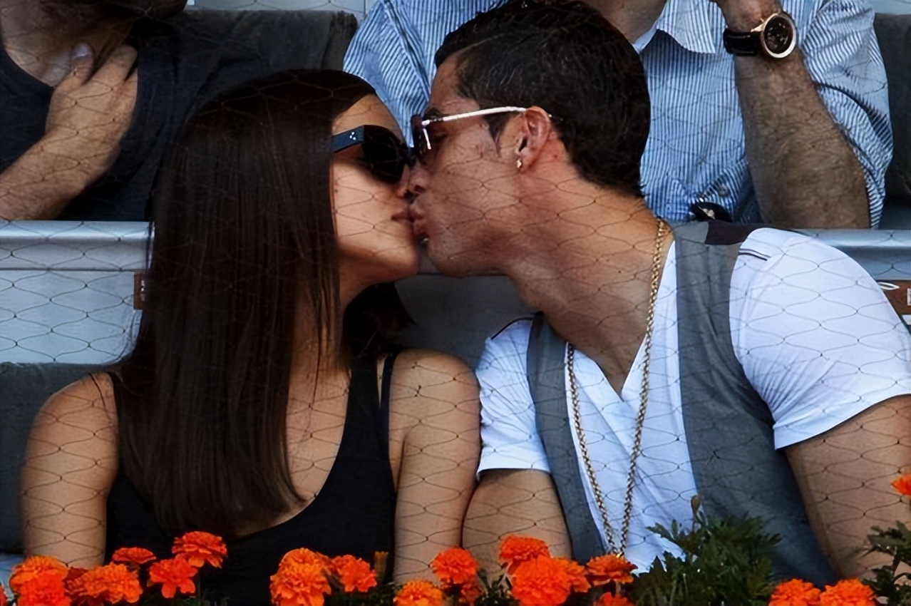 c罗的人生魅力,c罗各个年龄段身材照片