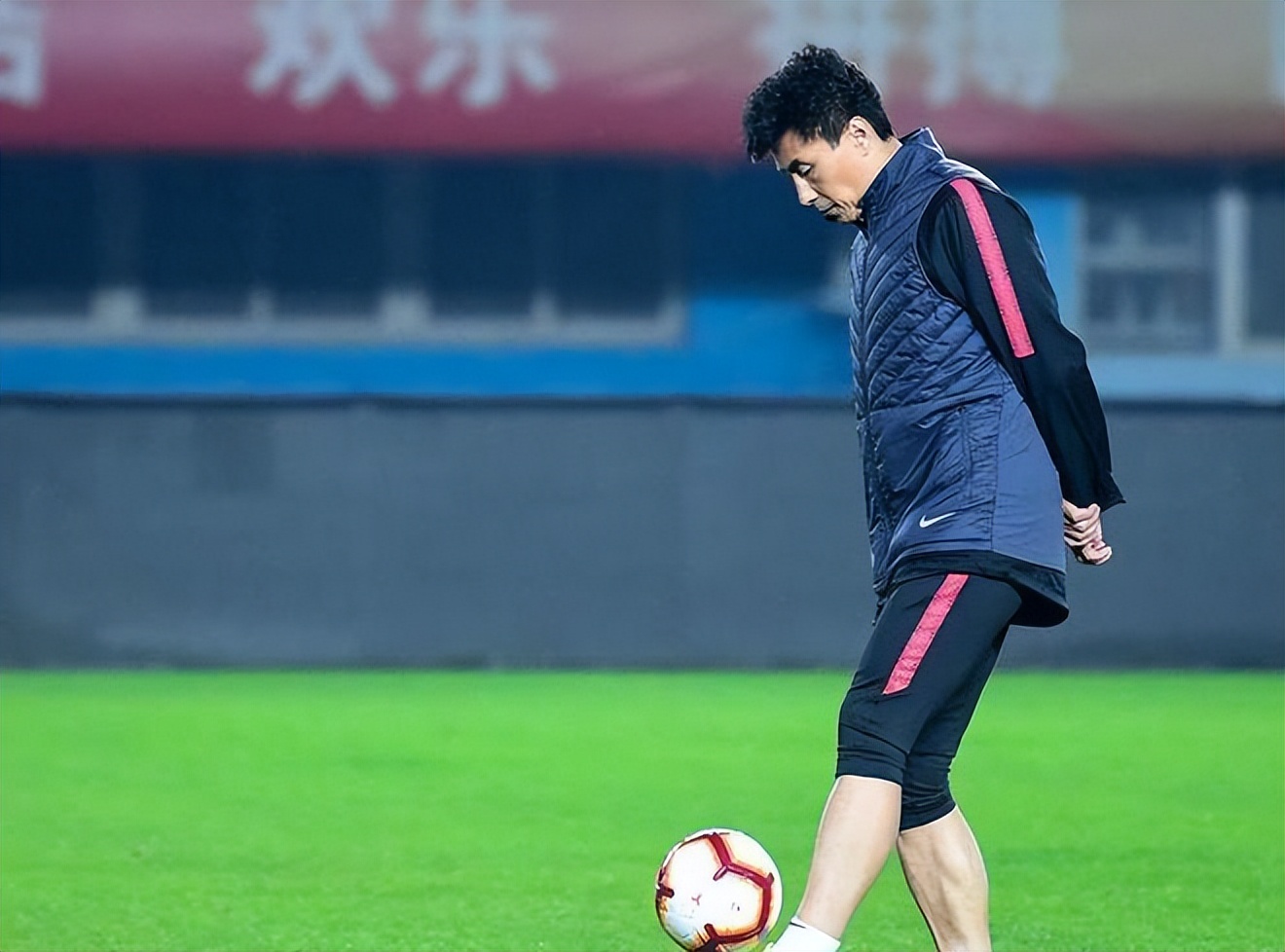 新赛季李玮锋还会执教广州城吗,李玮锋广州城赛后