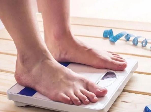 男人身高173体重多少算胖,男人体重180算胖吗