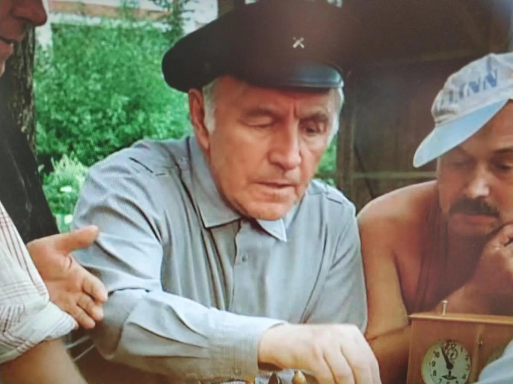 64.孙女被欺辱，退伍老兵奋起反击俄罗斯影片《伏罗希洛夫射手》