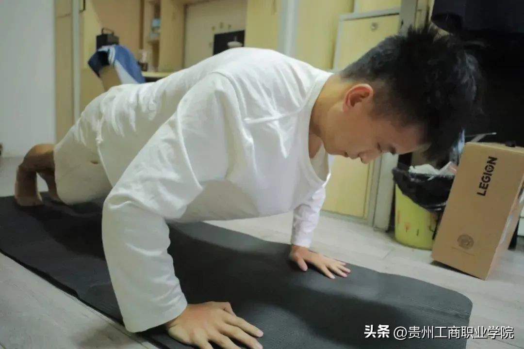 鍋ヨ韩鏁欑粌tony鑰佸笀,鍋ヨ韩tony鑰佸笀